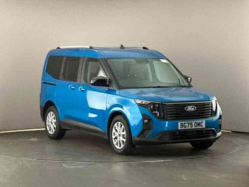 FORD TOURNEO COURIER TITANIUM ECOBOOST �26,995