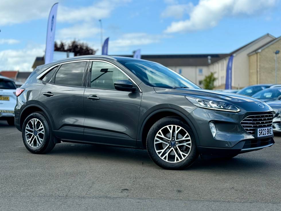 FORD KUGA TITANIUM EDITION 0