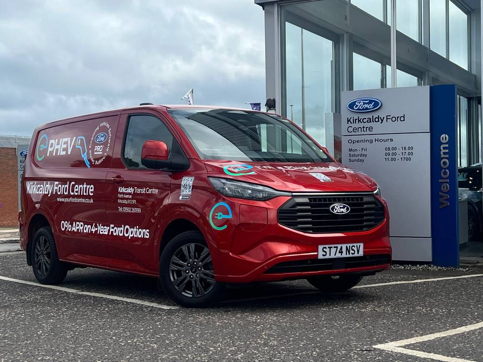 FORD TRANSIT CUSTOM 2.5 PHEV 232ps Auto L1 H1 Limited £31,995
