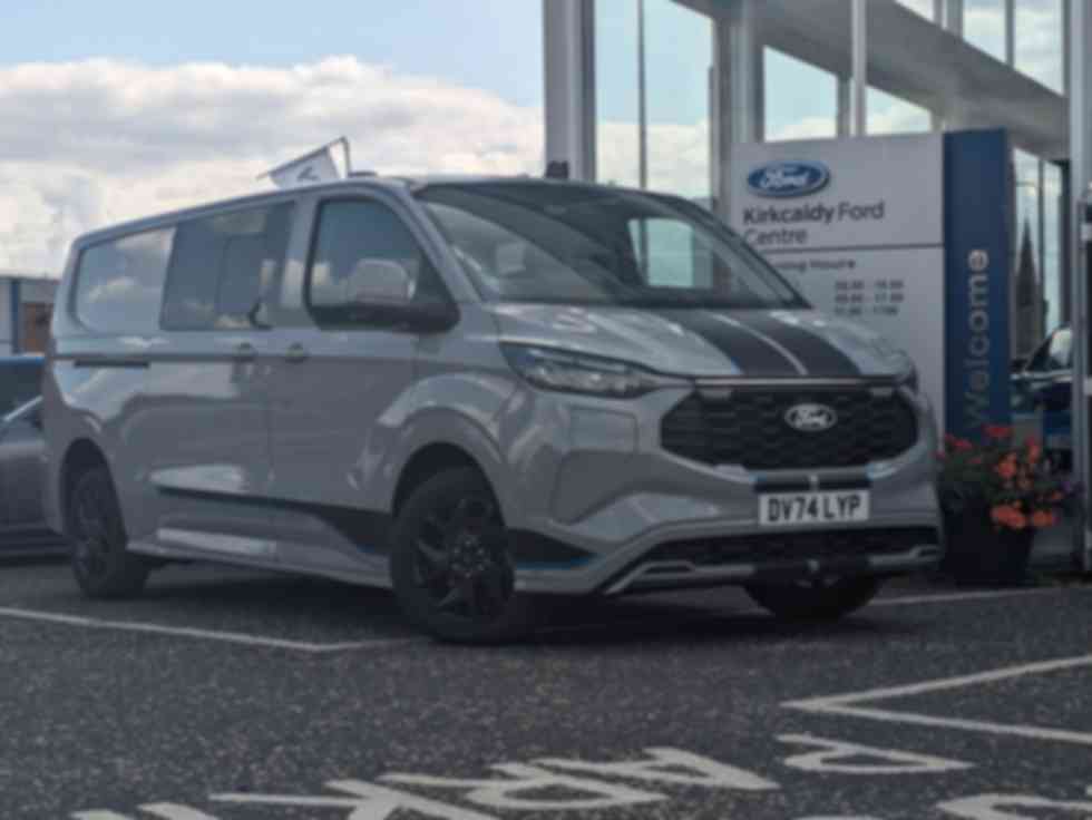 FORD TRANSIT CUSTOM 320 2.5 PHEV 232ps L2 Double Cab  Sport 37,995