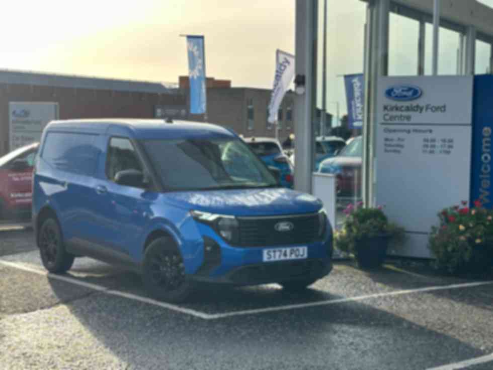 FORD TRANSIT COURIER 1.5 EcoBlue Limited £19,995
