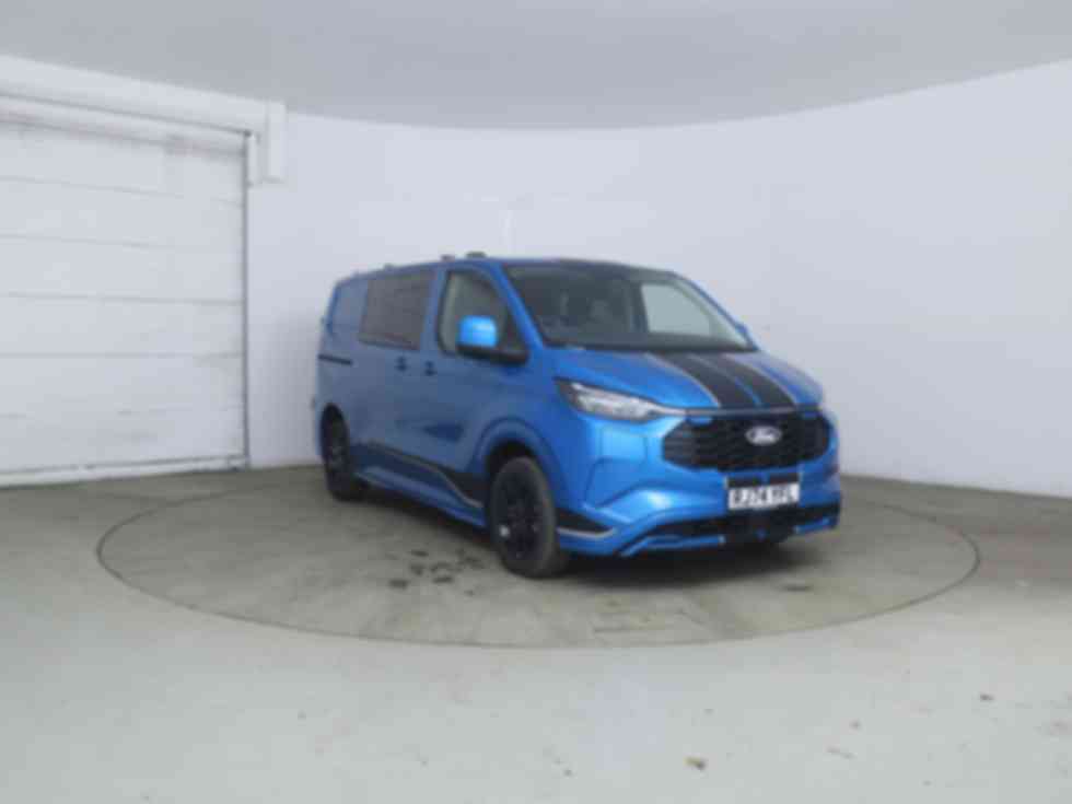 FORD TRANSIT CUSTOM 320 2.5 PHEV 232ps L1 Double Cab Sport �36,995