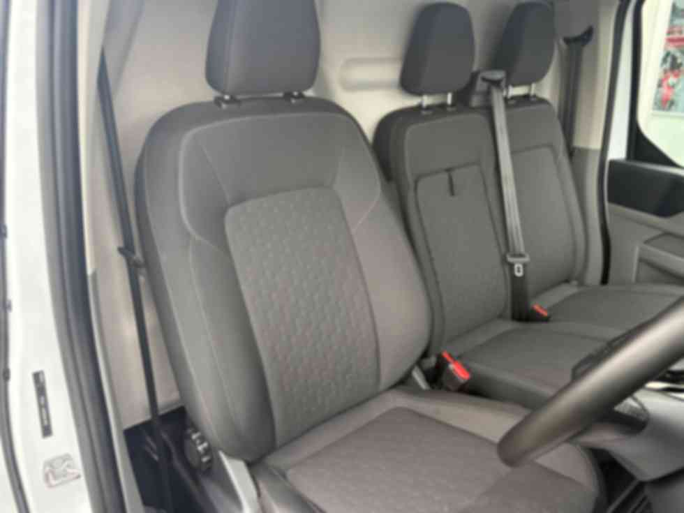 FORD TRANSIT CUSTOM 300 LIMITED L1H1 P/V ECOBLUE �21,995