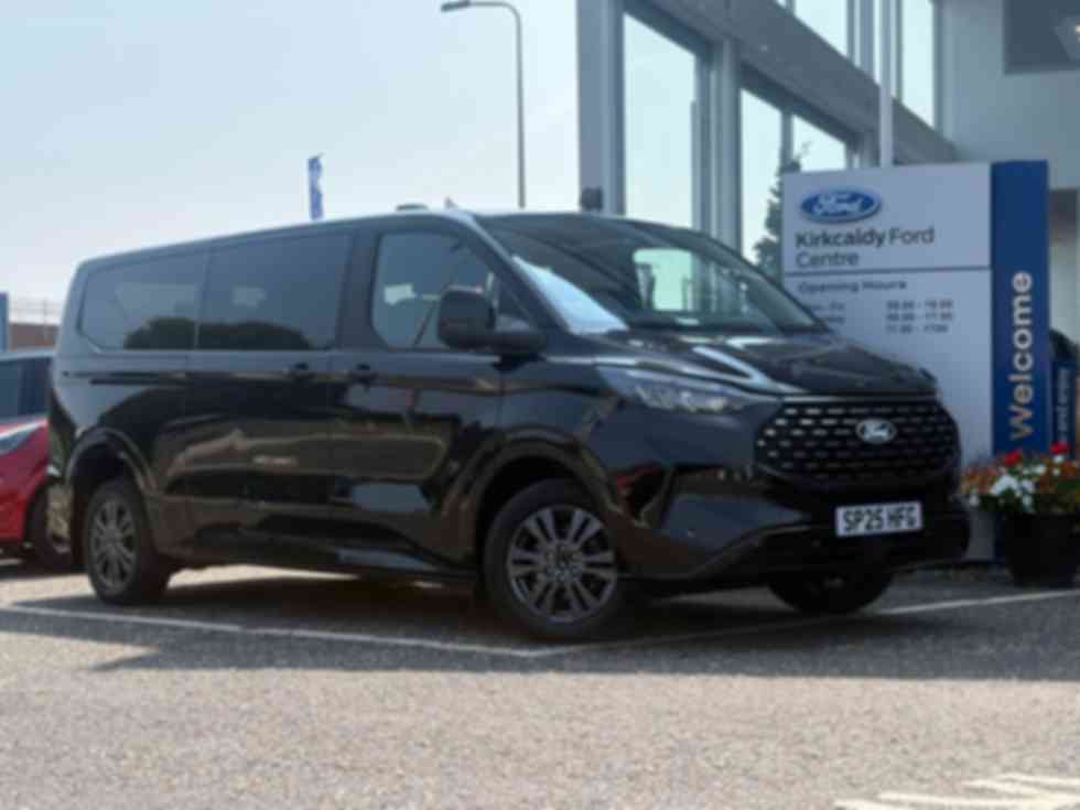 FORD TOURNEO CUSTOM 320 2.0 EcoBlue 150ps L2 Titanium 9 seater �39,995