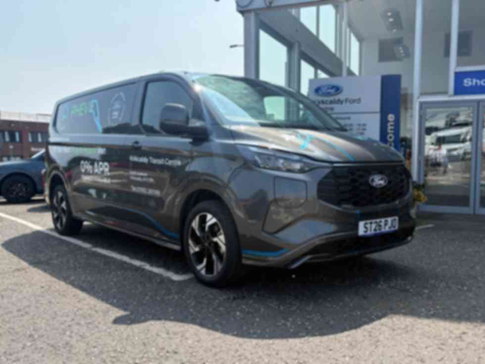 FORD TRANSIT CUSTOM 320 2.5 PHEV 232ps L2 Sport Auto �33,995