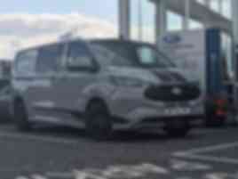 FORD TRANSIT CUSTOM 320 2.5 PHEV 232ps L2 Double Cab  Sport 37,995