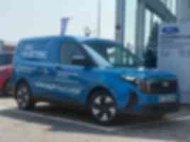 FORD TRANSIT COURIER 100kW 43kWh Trend Auto �17,995