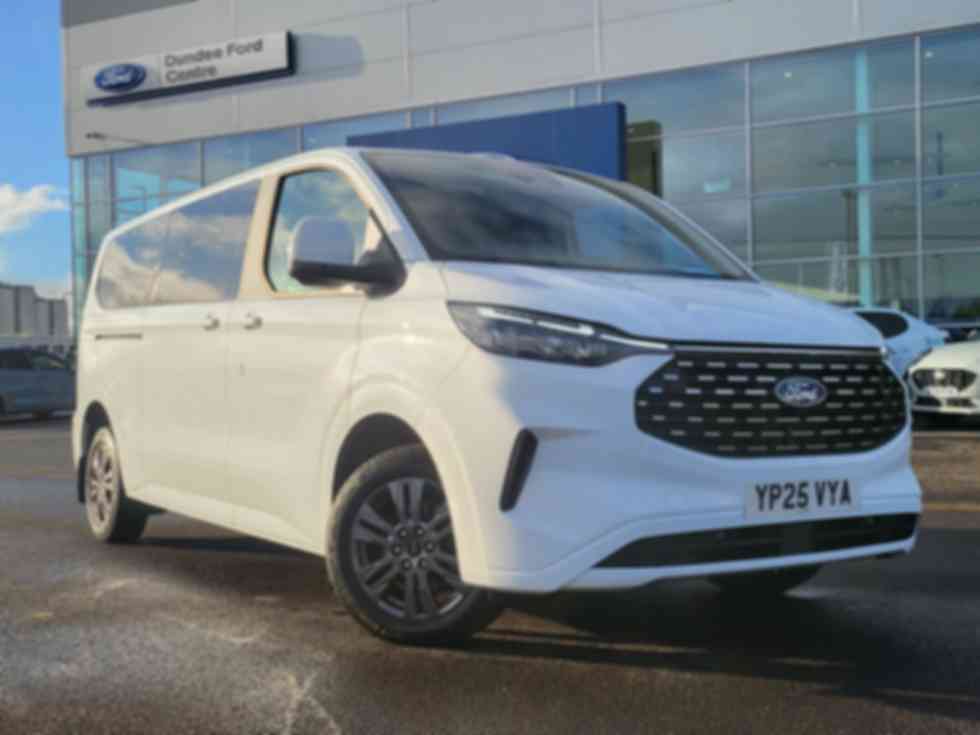 FORD TOURNEO CUSTOM 320 2.0 EcoBlue 136ps L2 Titanium 9 seater Auto �39,995