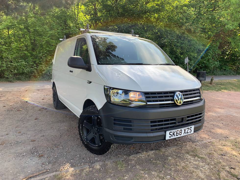 VOLKSWAGEN TRANSPORTER 2.0 TDI BMT 102 Medium Roof Startline Van Euro 6 £13,995