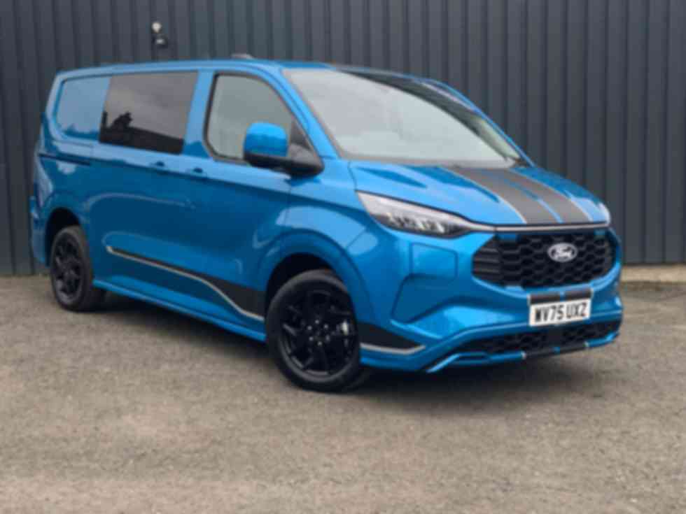 FORD TRANSIT CUSTOM 320 2.5 PHEV 232ps L1 Double Cab Sport Auto �39,995