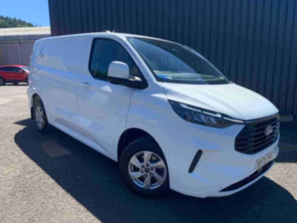 FORD TRANSIT CUSTOM 320 2.0 EcoBlue 136ps L1 Limited �25,995