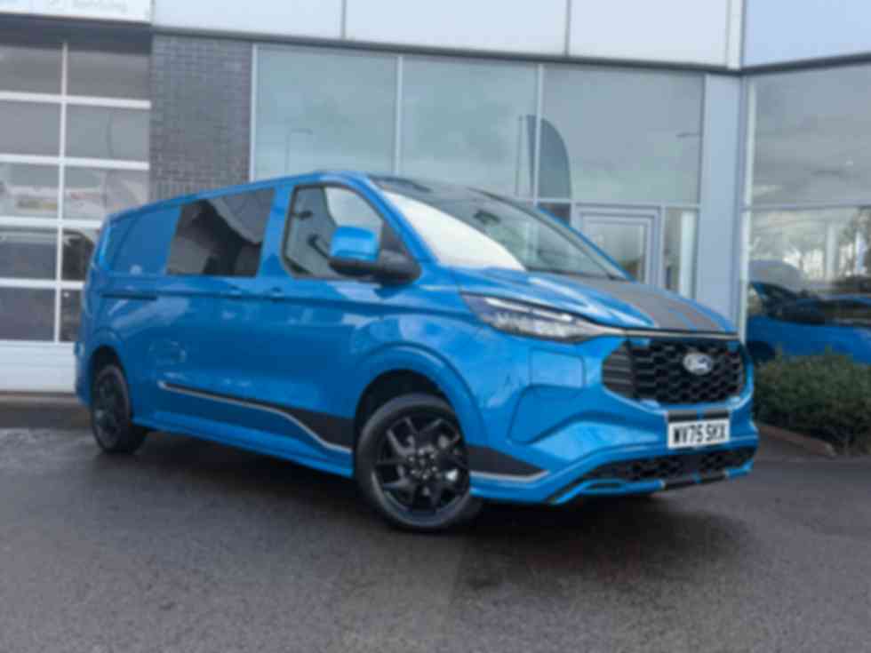 FORD TRANSIT CUSTOM 320 2.5 PHEV 232ps L2 Double Cab Sport Auto �39,995