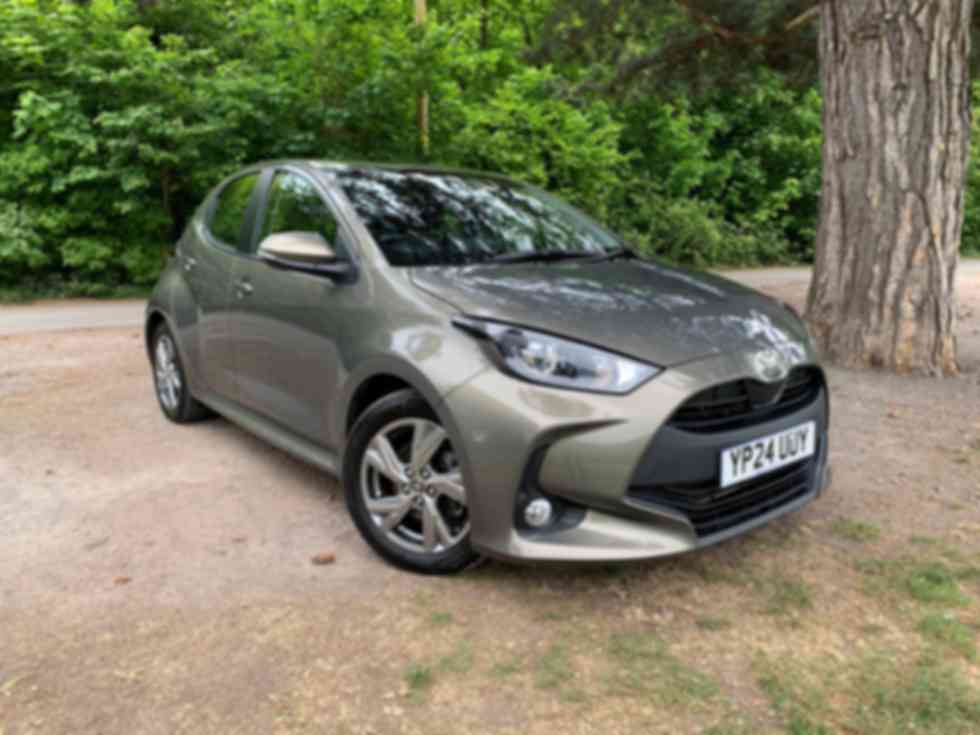 TOYOTA YARIS 1.5 Hybrid Icon 5dr CVT 17,995