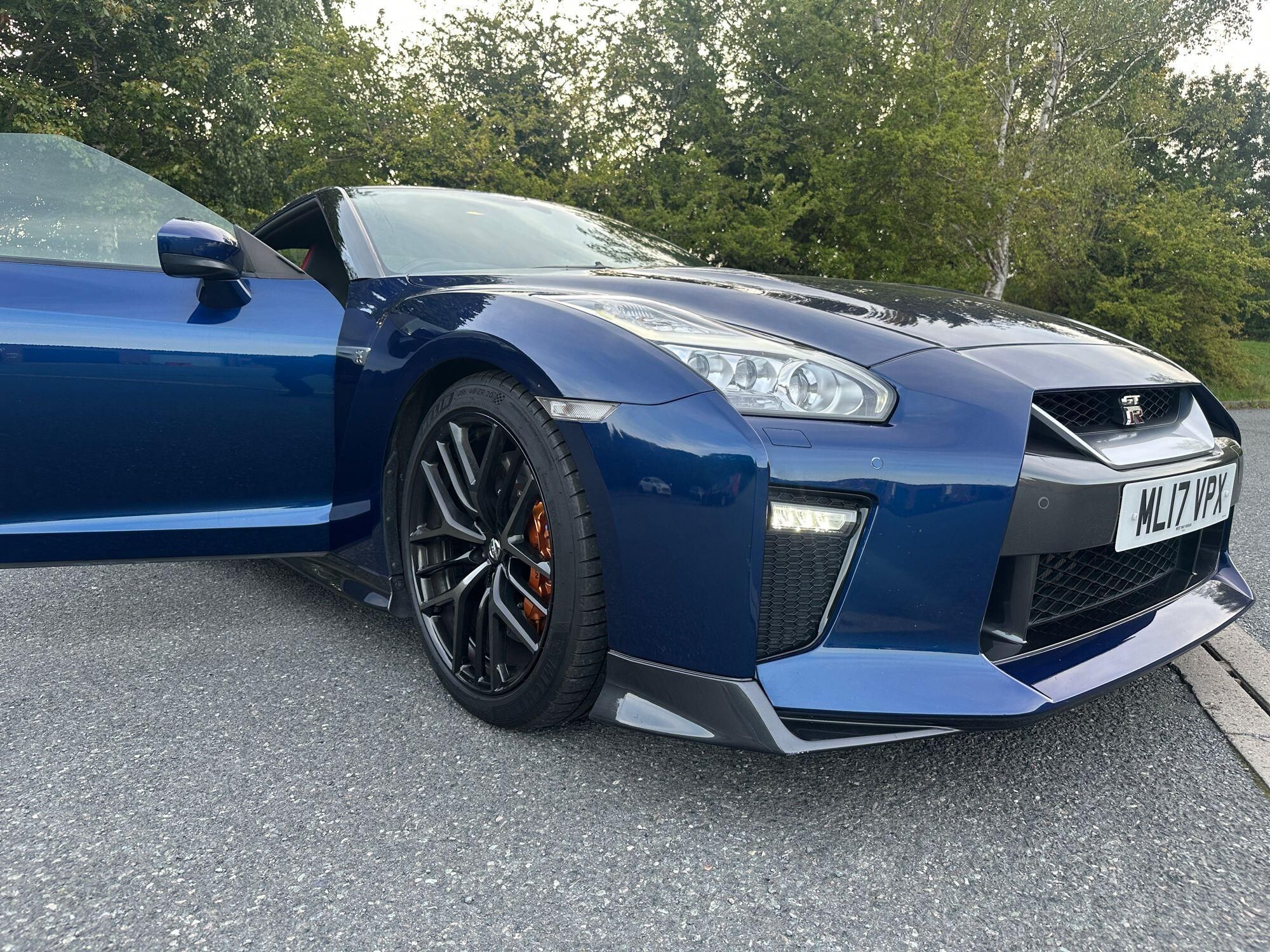 Currently viewing 17-2017 GT-R 3.8 V6 Recaro Auto 4WD Euro 6 2dr Petrol ...