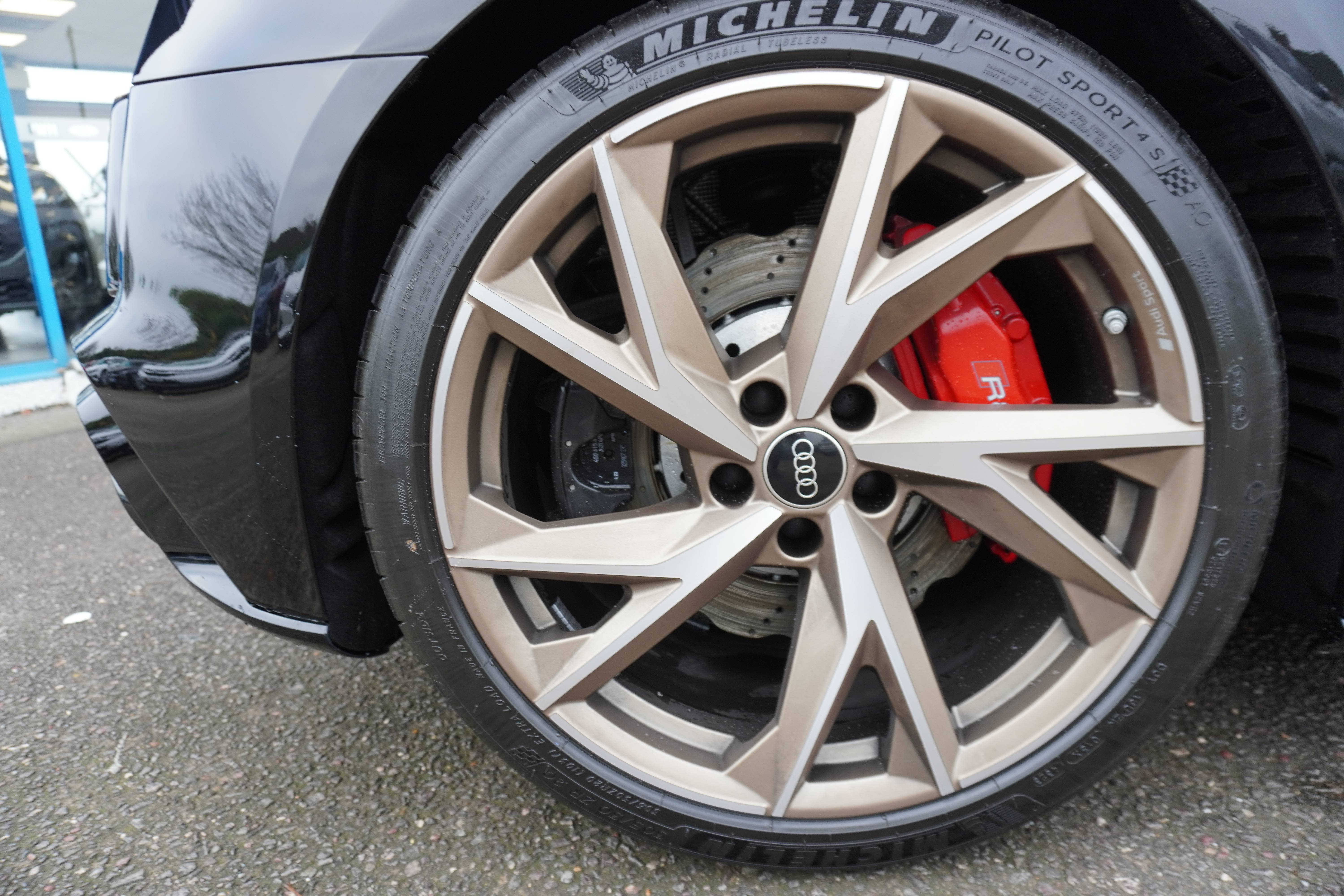 PW Millar - Barry - South Glamorgan | Currently viewing AUDI R8 5.2 FSI ...