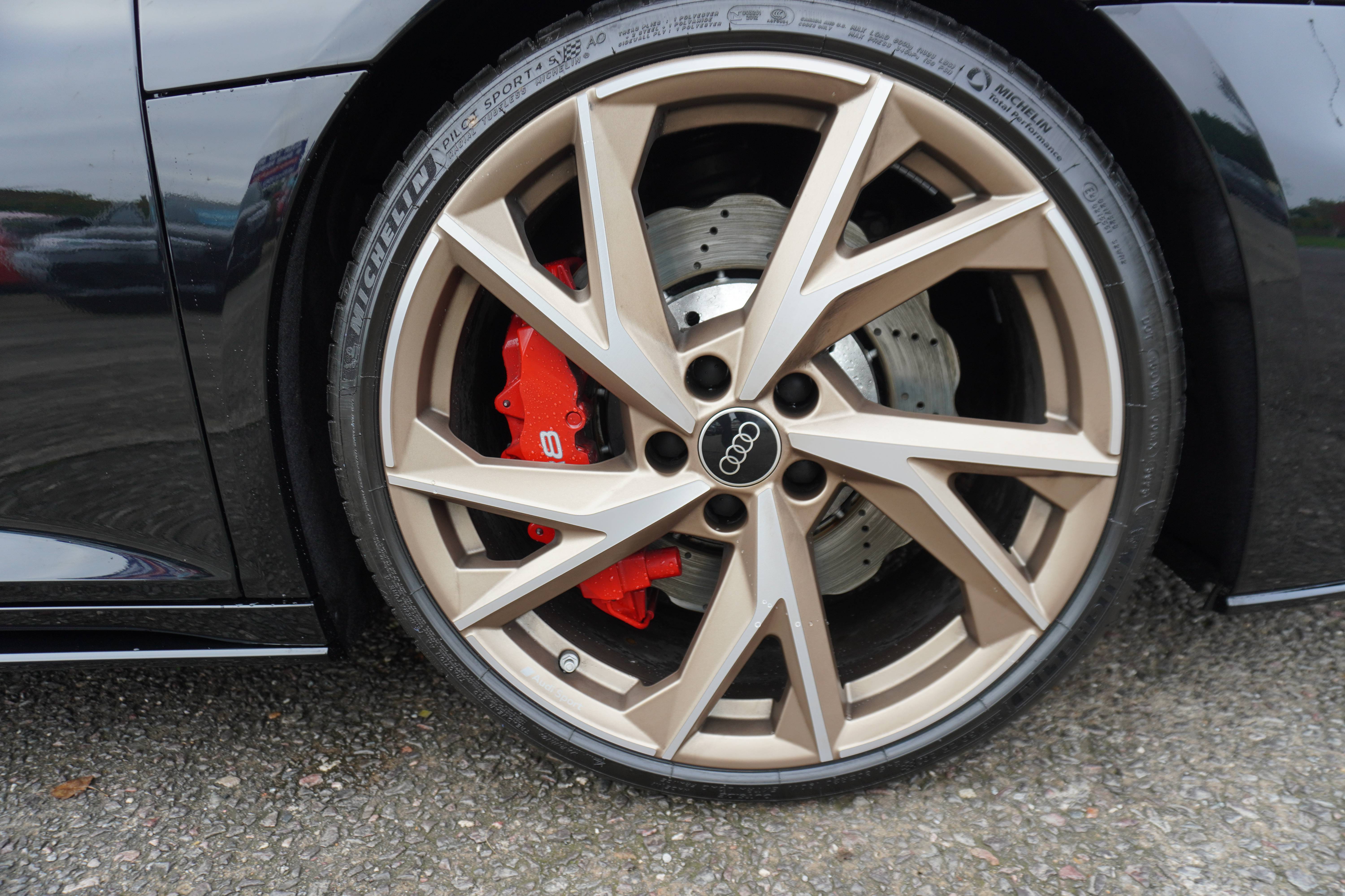 PW Millar - Barry - South Glamorgan | Currently viewing AUDI R8 5.2 FSI ...