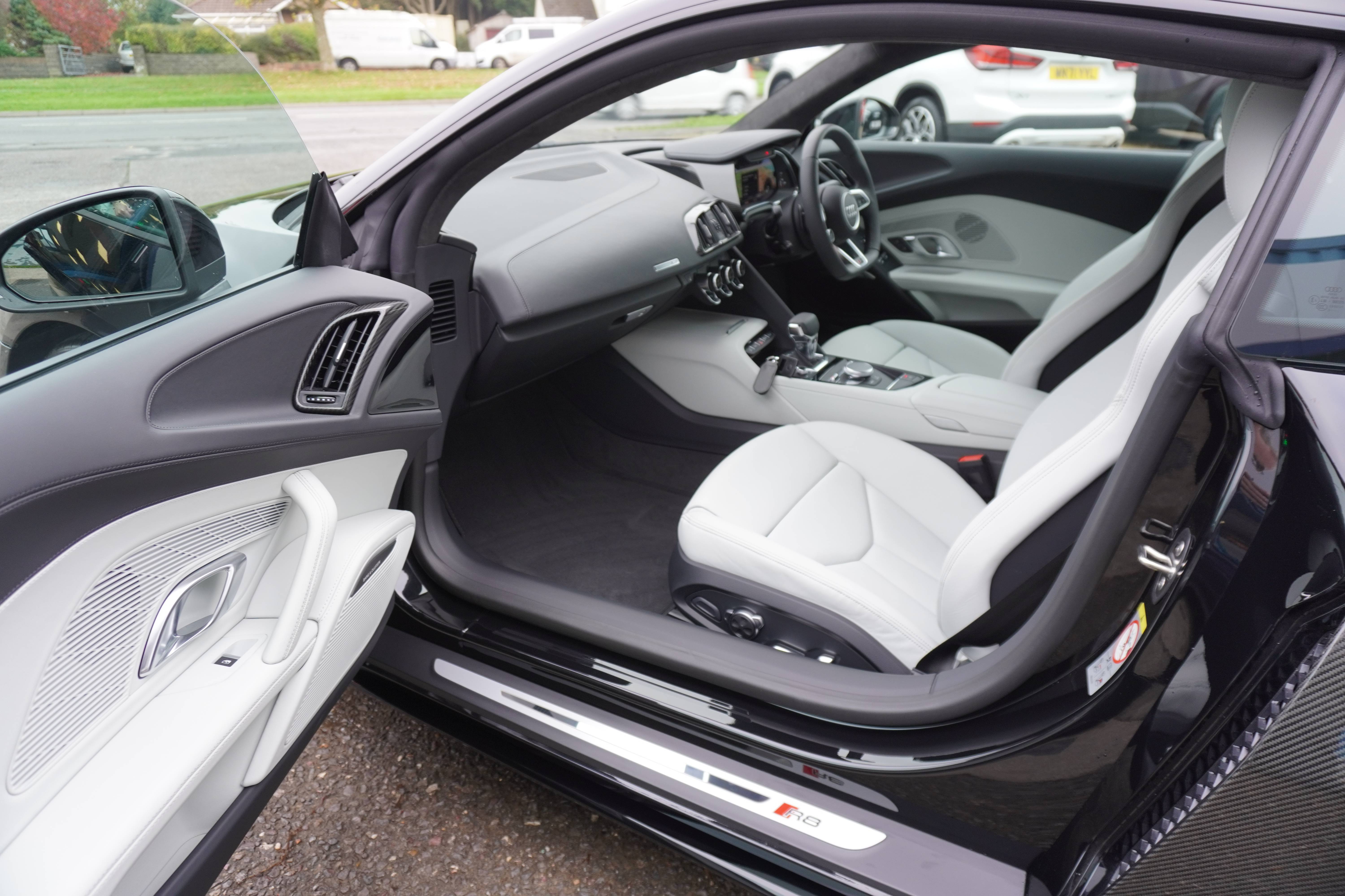 PW Millar - Barry - South Glamorgan | Currently viewing AUDI R8 5.2 FSI ...