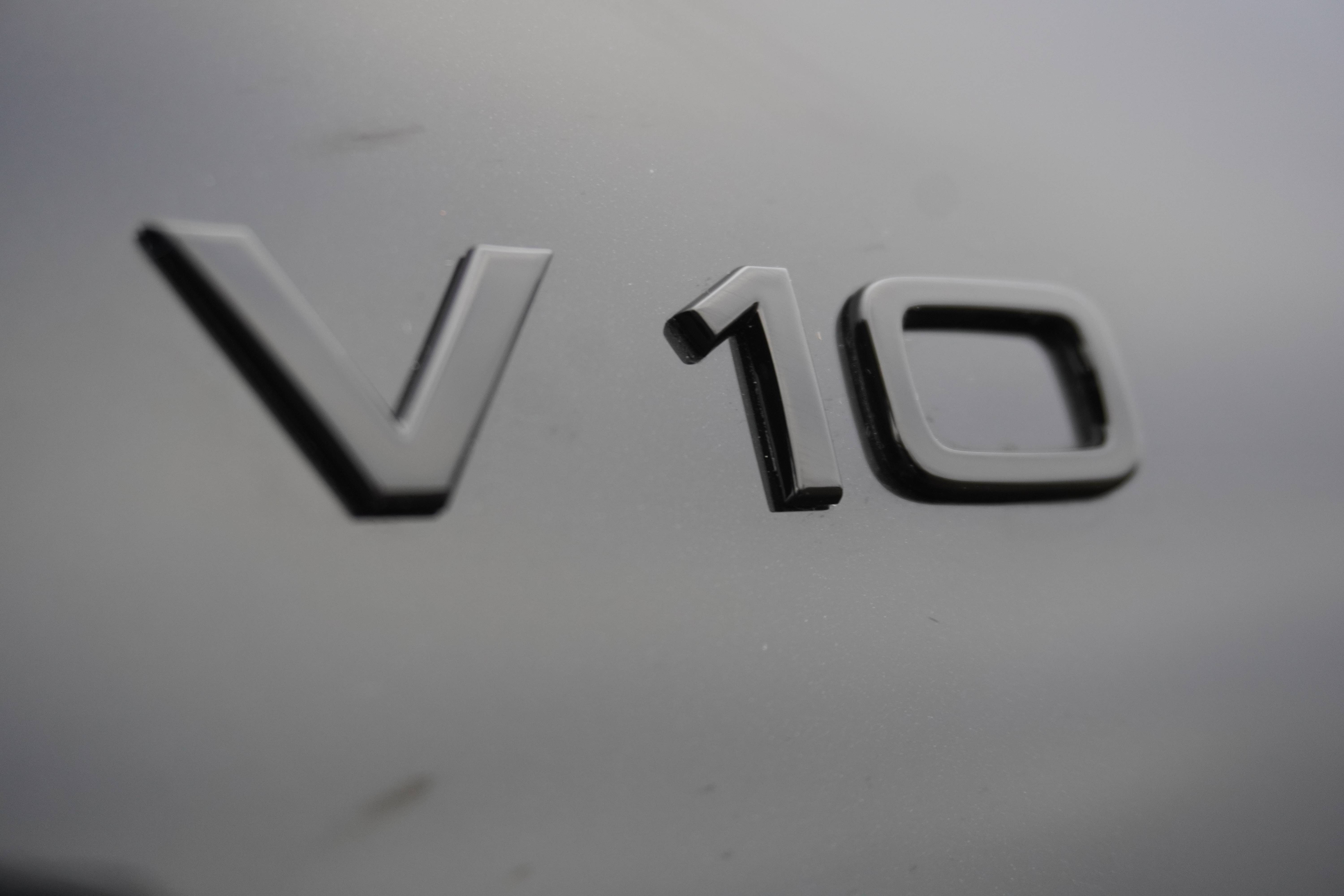 PW Millar - Barry - South Glamorgan | Currently viewing AUDI R8 5.2 FSI ...