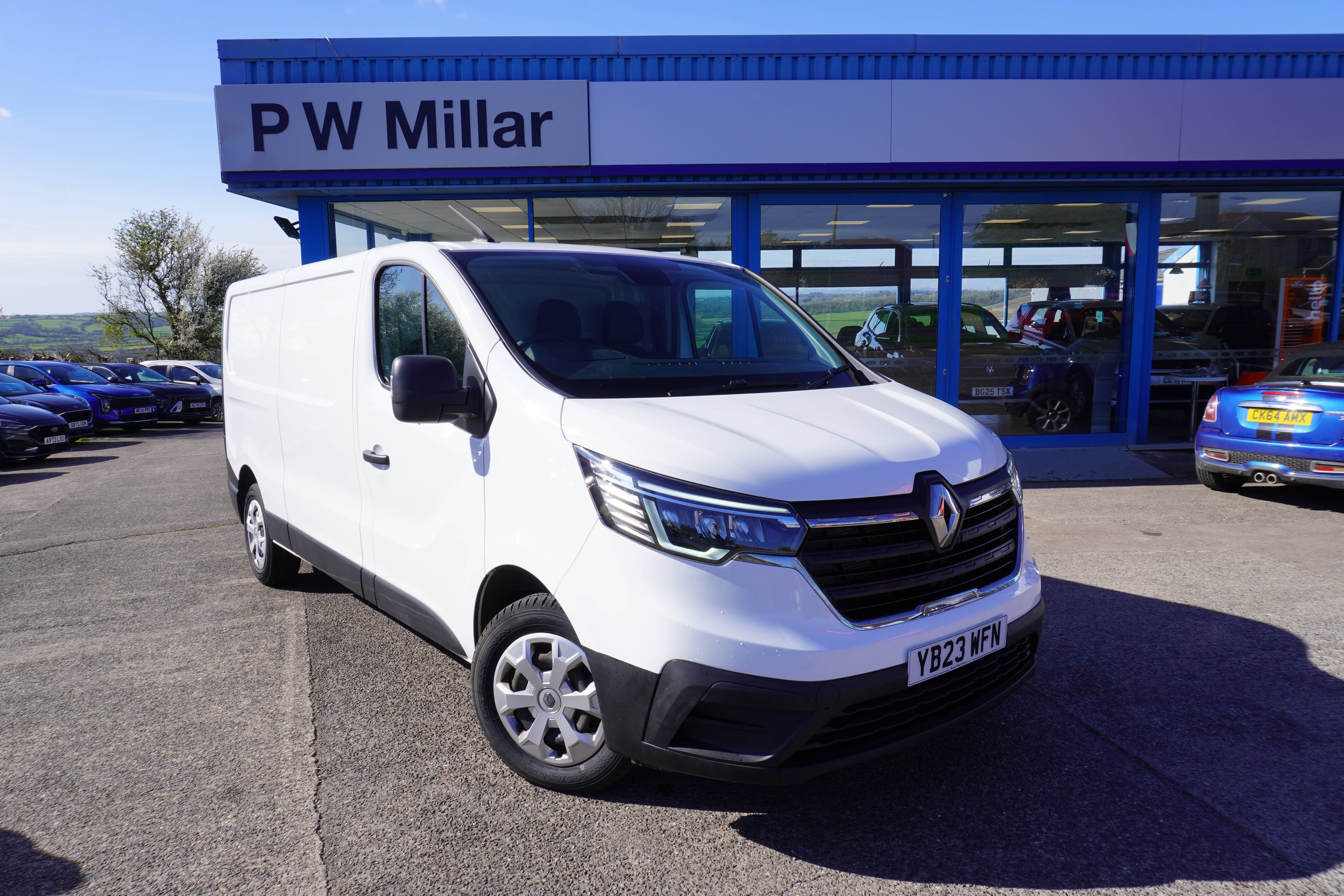 2023 RENAULT TRAFIC