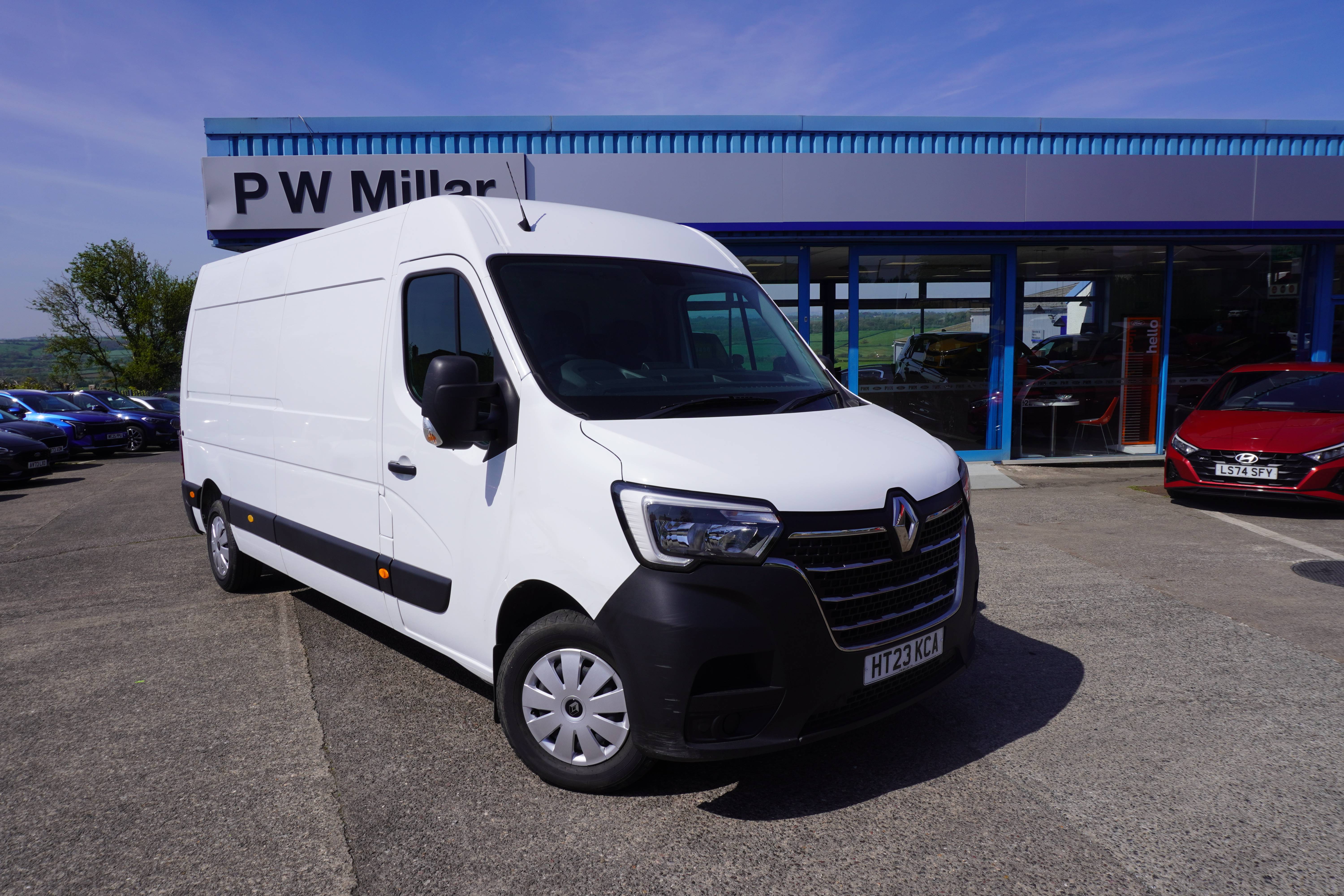 2023 RENAULT MASTER