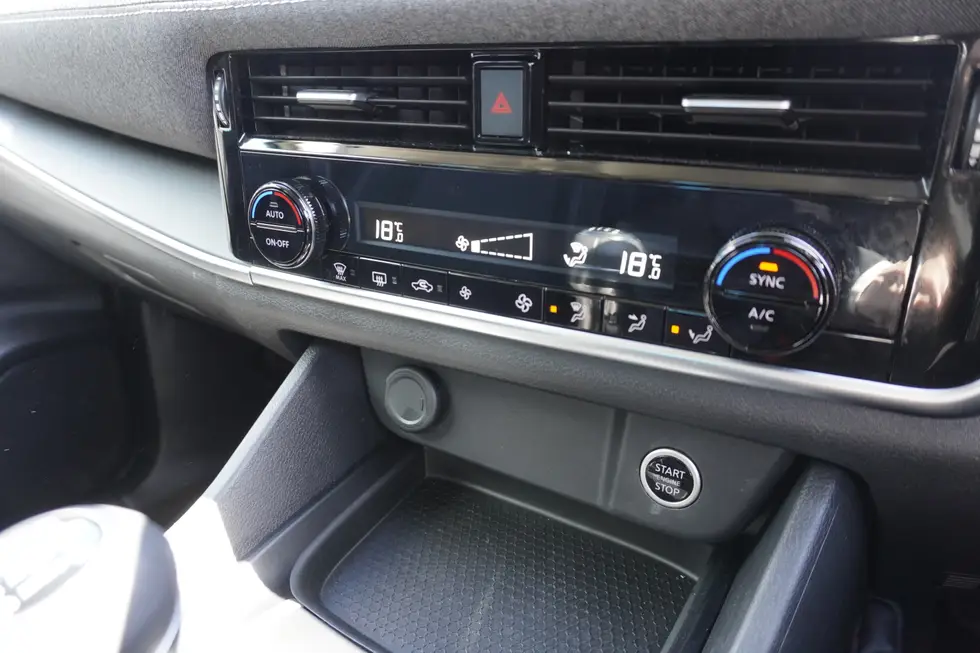NISSAN QASHQAI 1.3 DIG T MHEV ACENTA PREMIUM EURO 6 S S 5DR 17,990...